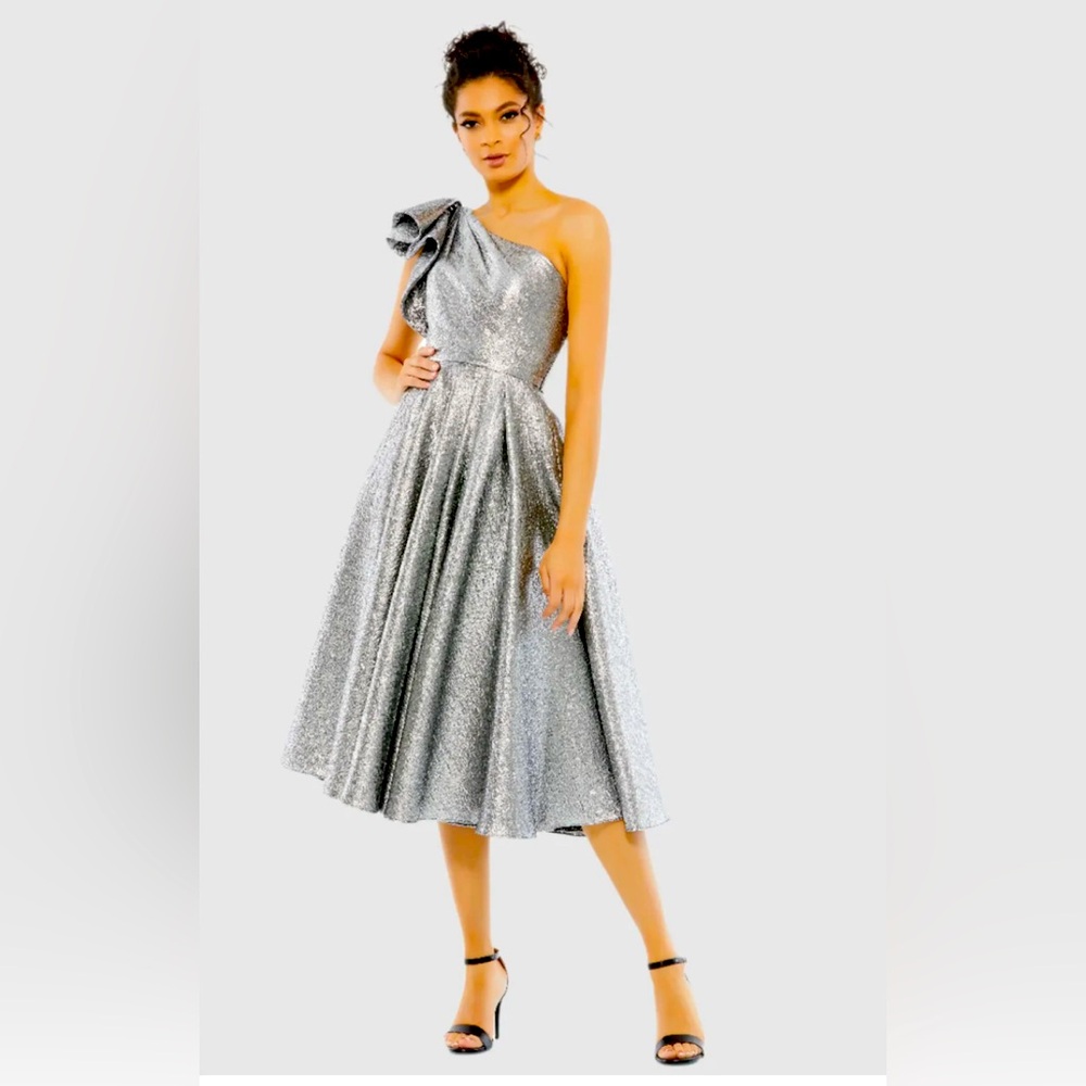 New Without Tags One-Shoulder Silver Party Dress with Bow